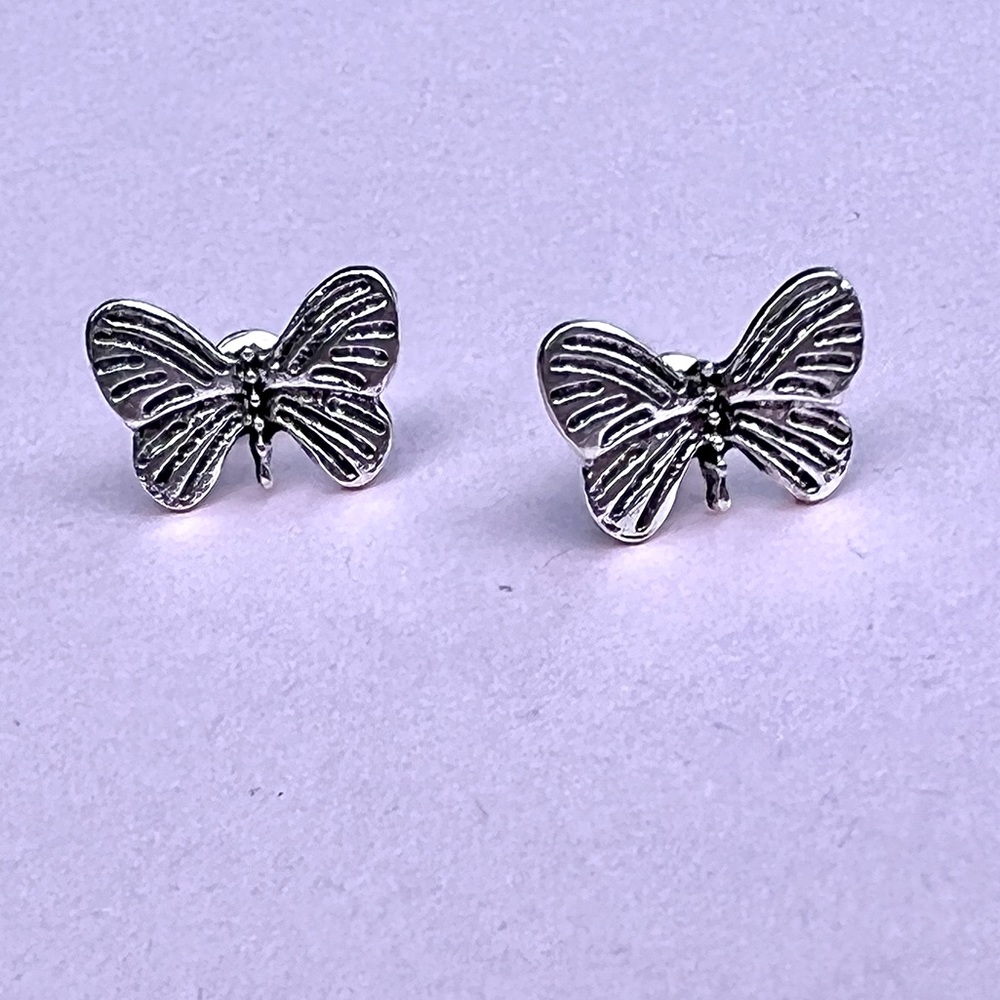 🦋 butterfly post earrings 🦋